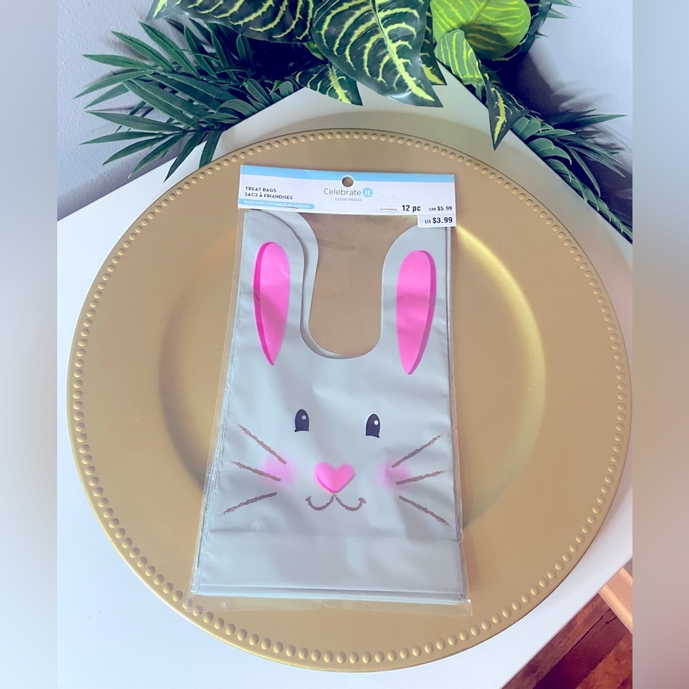 🐰 Easter Bunny Treat Bags with Gold Decorative Platter